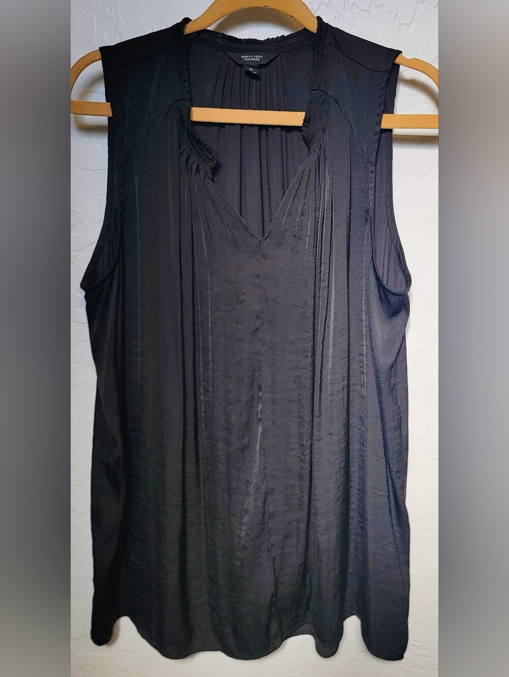 Simply Vera Vera Wang Black Sleeveless V-Neck Pleated Tank